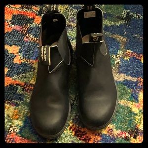 Barely worn Blundstone boots